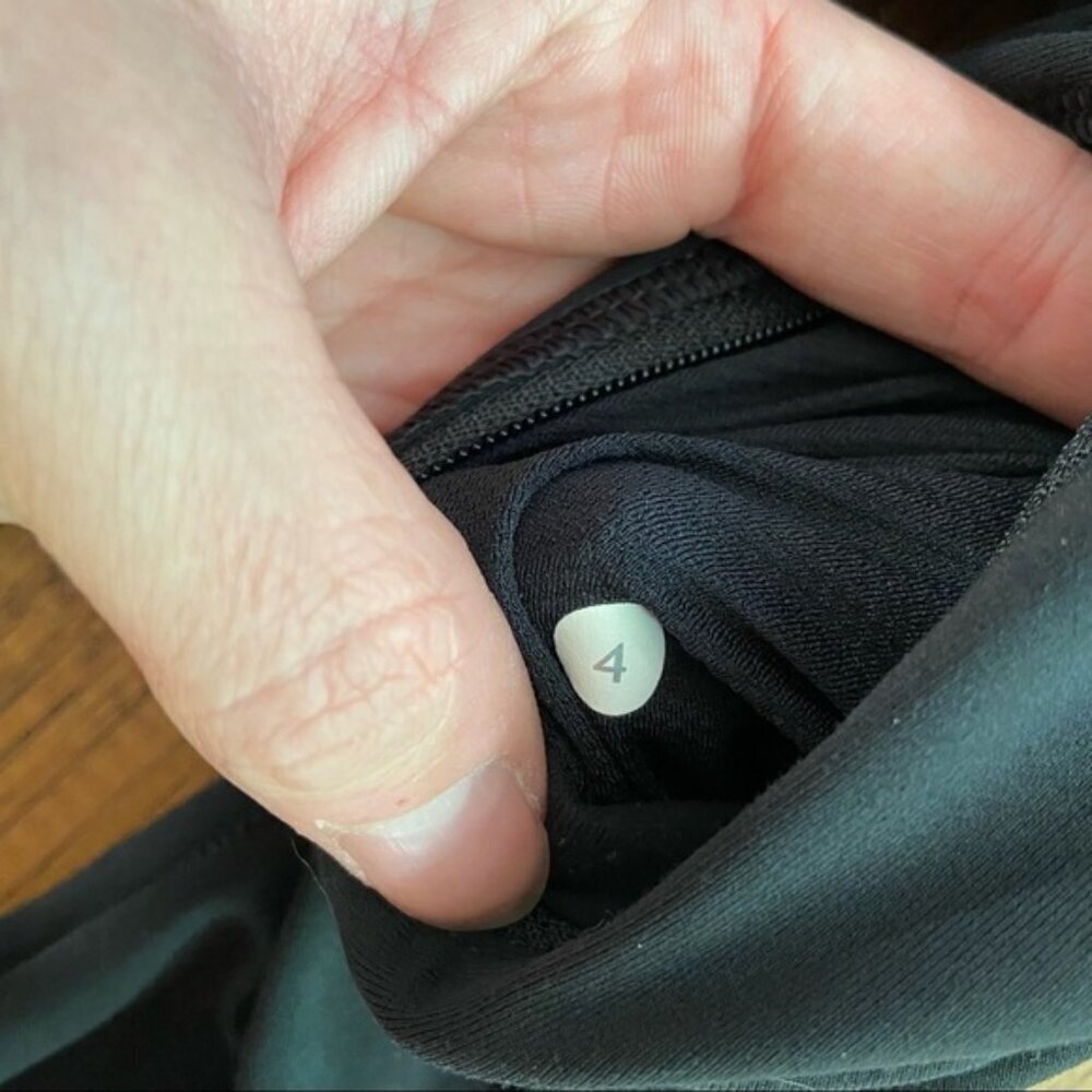 Lululemon Run: Ice Queen PantBlack / Classic Stripe Black White / Black size 4 - Picture 12 of 16